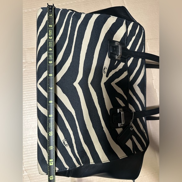 Authentic Coach Purse - Picture 3 of 14